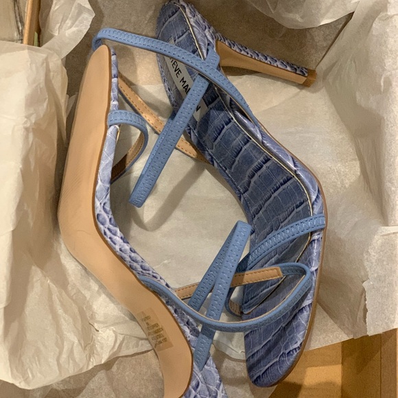 Blue Heels - Picture 9 of 10